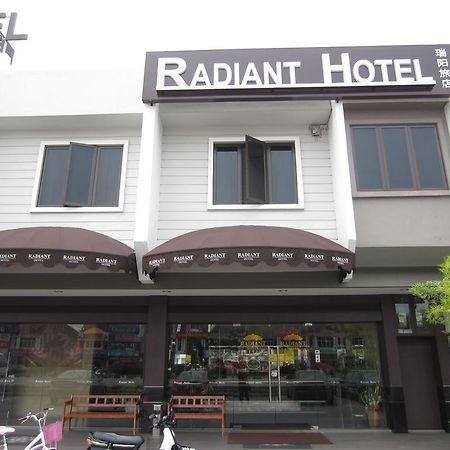 Radiant Hotel Sitiawan Extérieur photo