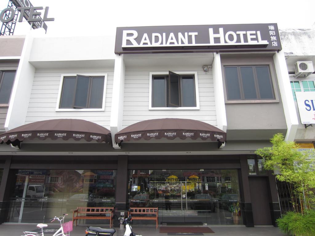 Radiant Hotel Sitiawan Extérieur photo