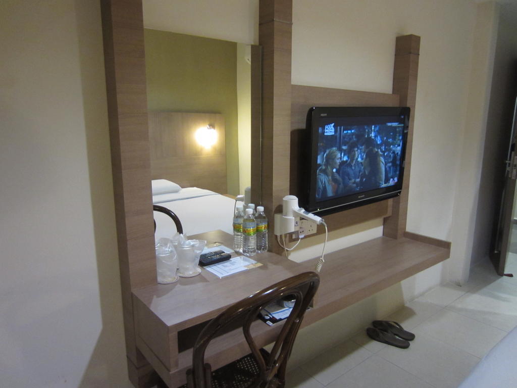 Radiant Hotel Sitiawan Chambre photo