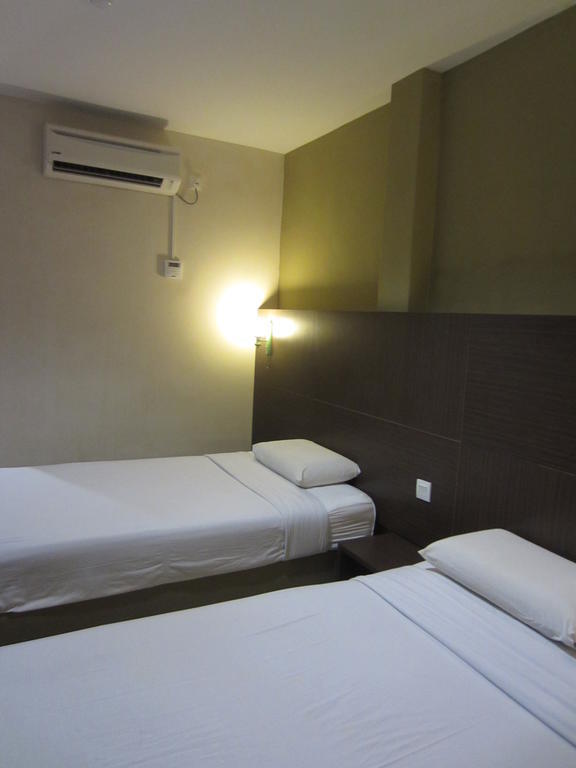 Radiant Hotel Sitiawan Chambre photo