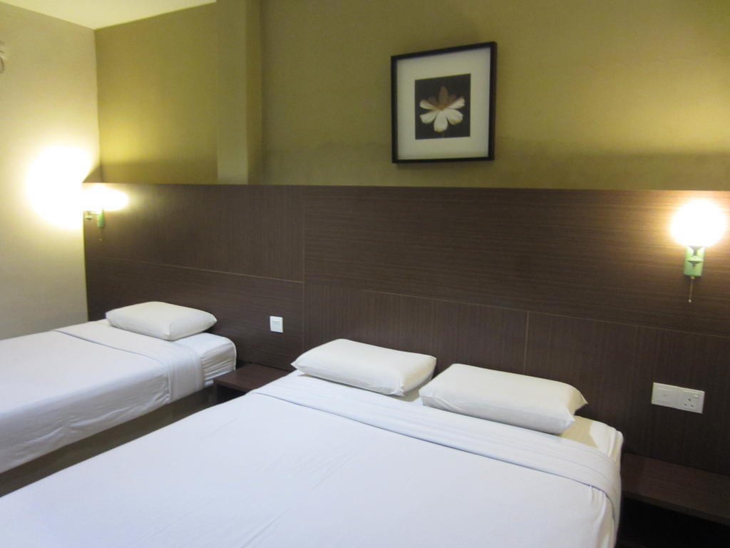 Radiant Hotel Sitiawan Chambre photo