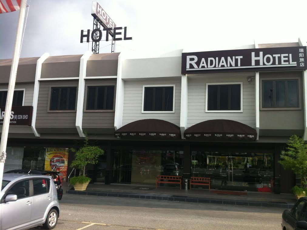 Radiant Hotel Sitiawan Extérieur photo