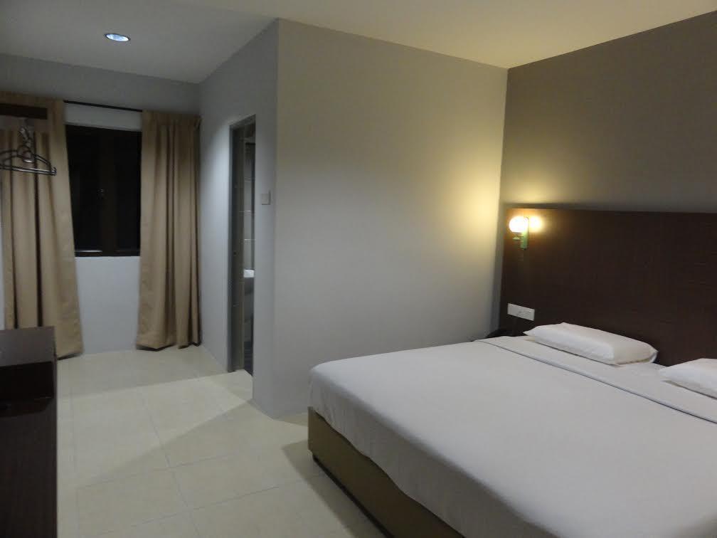 Radiant Hotel Sitiawan Extérieur photo